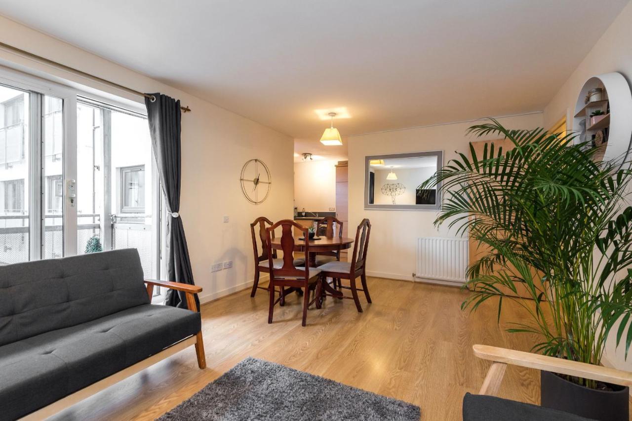 Elegant 2 Bedroom Centre - Free Parking - Private Balcony * Edinburgh