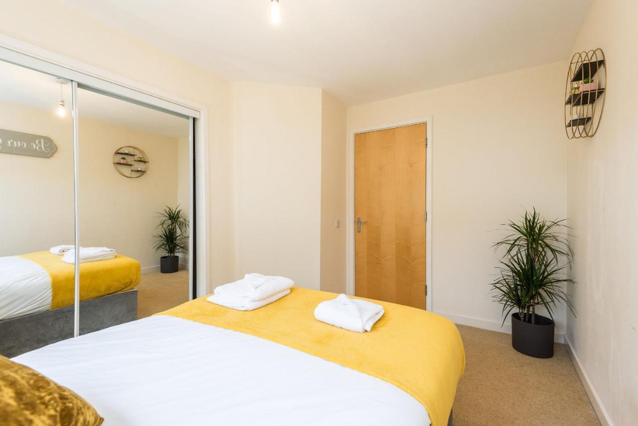 Elegant 2 Bedroom Centre - Free Parking - Private Balcony Edinburgh