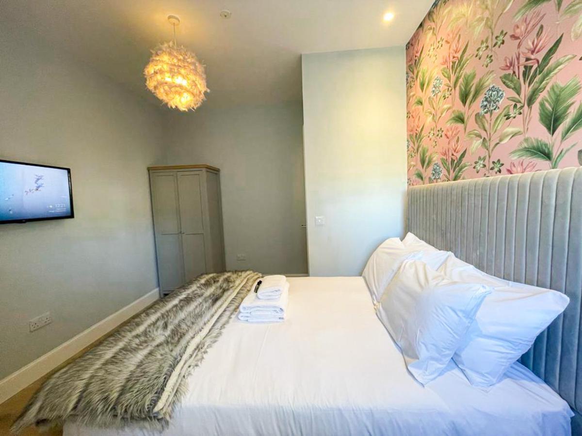Beautiful 2br, Private Entry In Vibrant Leith Apartment