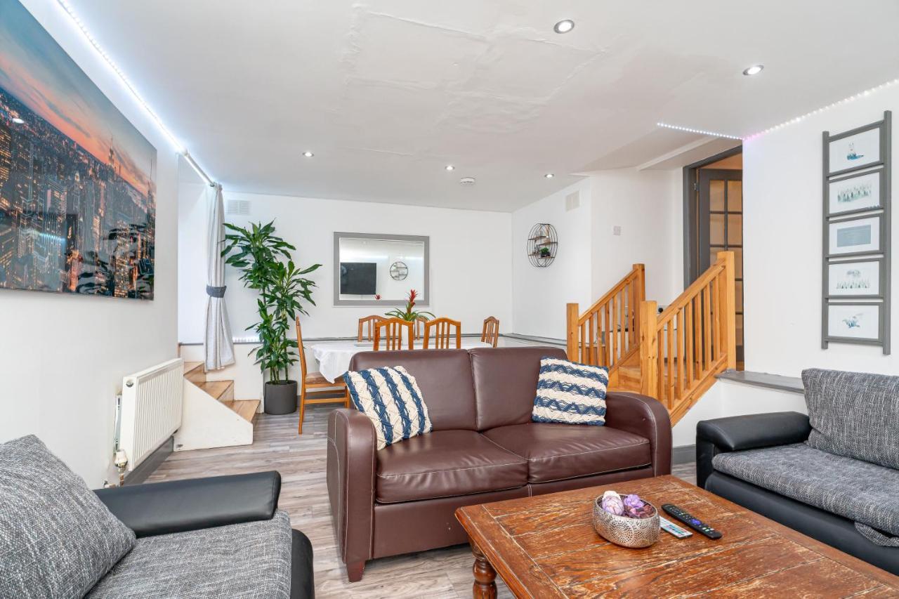 Luxury Five Bedroom Deluxe Duplex I Centre I Fountainpark Apartment Edinburgh