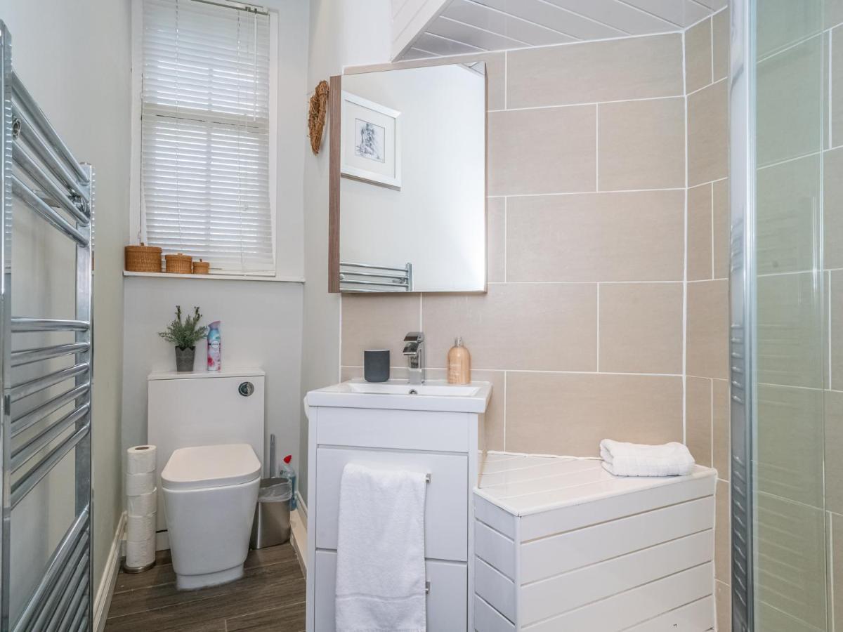 Newly Decorated Spacious 2bed Flat In Chic Area Apartment *