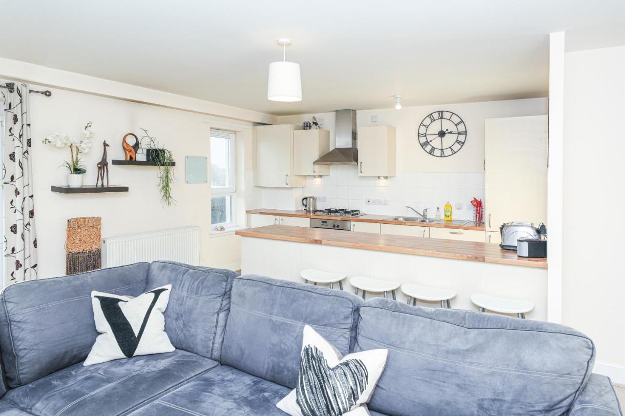 Waterfront Castle View 3 Bed EDI