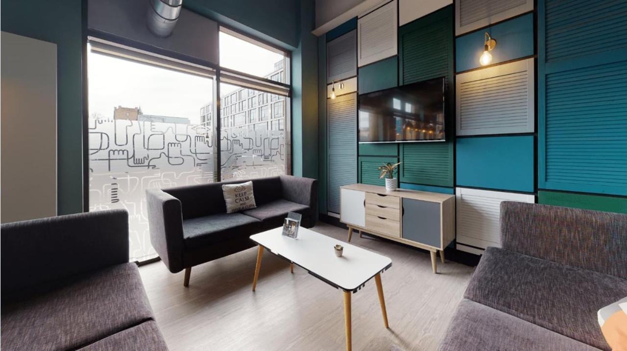 And Ensuite Bedrooms With Shared Kitchen At Fountainbridge In * Édimbourg