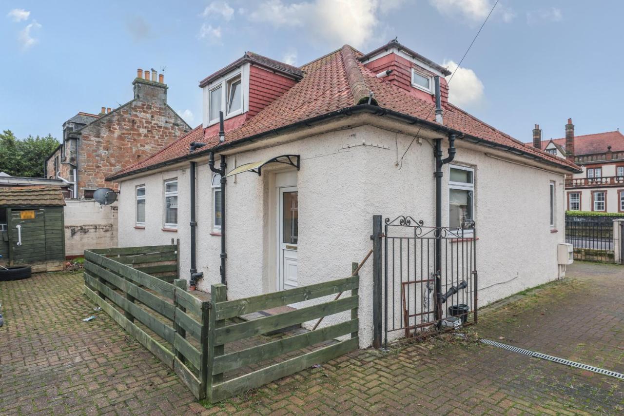 Holiday home Beautiful 4 Bedroom - Free Parking Edinburgh