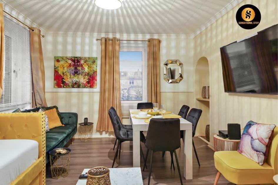 4 Bedrooms By Sensational Short Lets & Serviced *
