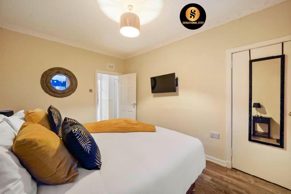 4 Bedrooms By Sensational Short Lets & Serviced