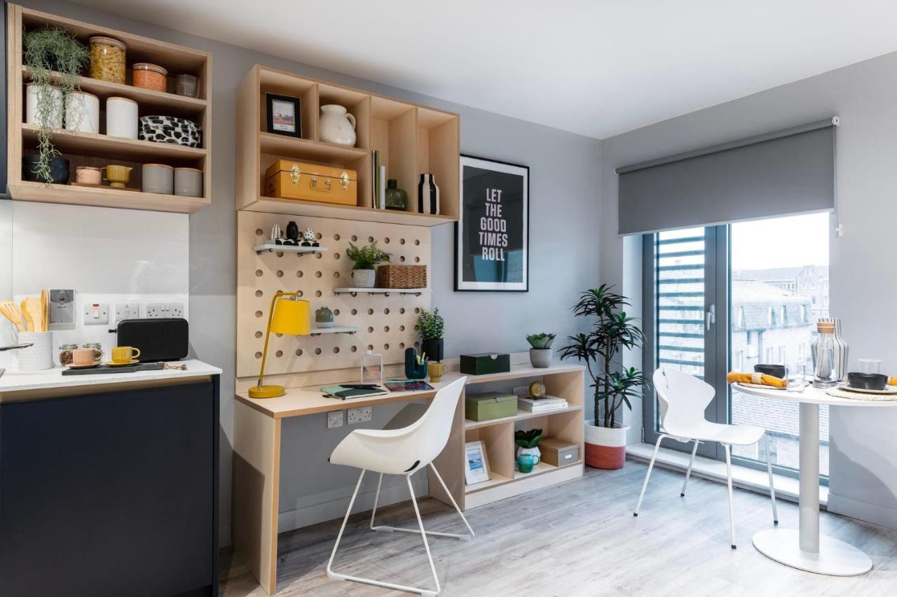 Apartment Modern At Huxley In The Heart Of *