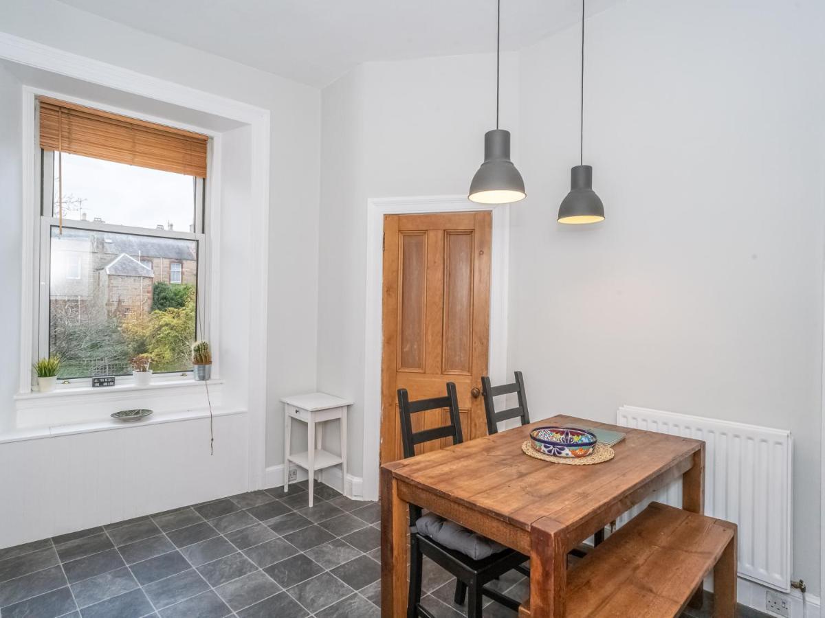 Newly Decorated Spacious 2bed Flat In Chic Area * EDI