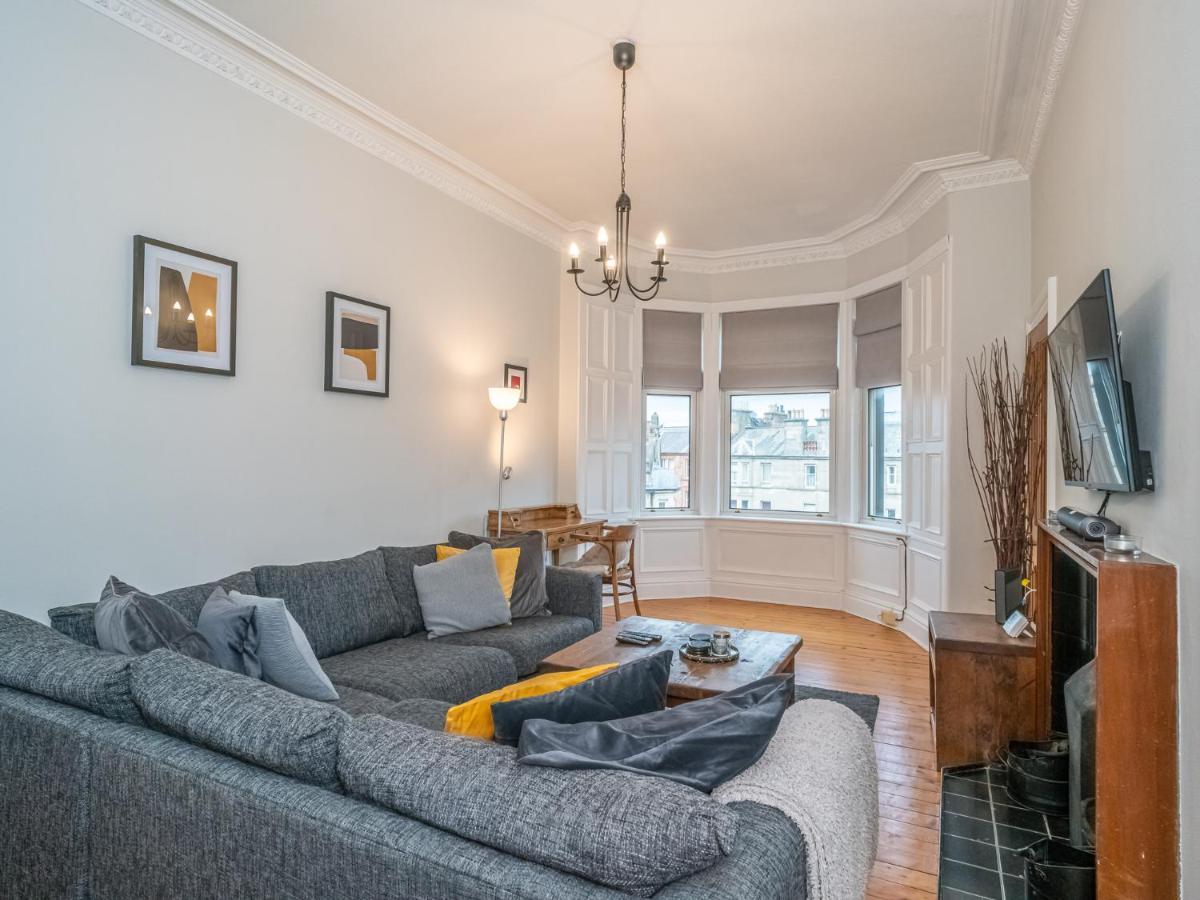 Newly Decorated Spacious 2bed Flat In Chic Area *