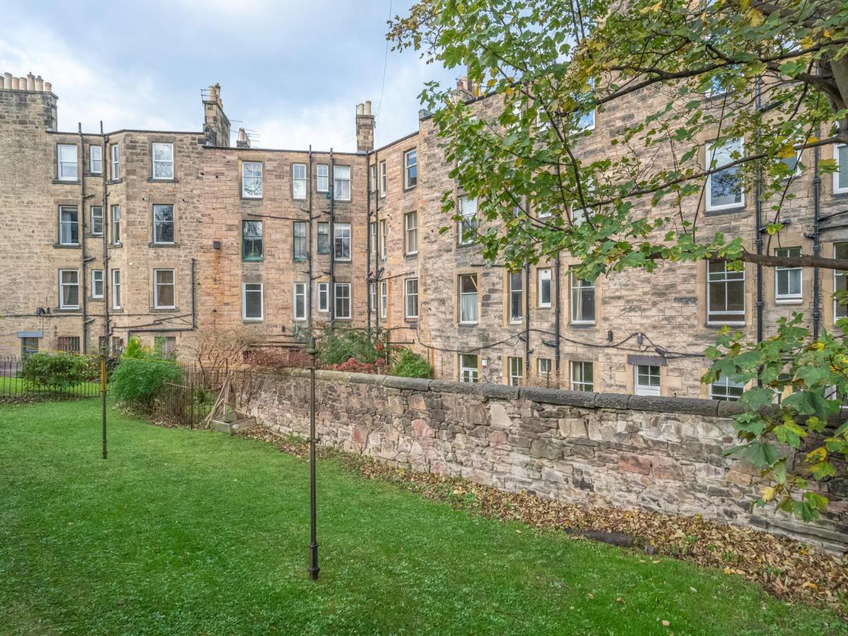 Newly Decorated Spacious 2bed Flat In Chic Area * EDI