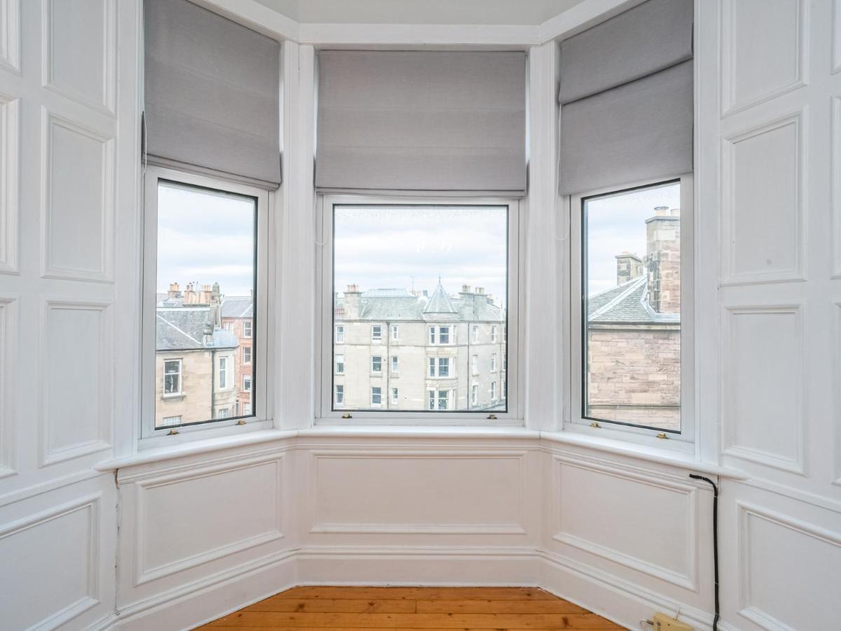 Newly Decorated Spacious 2bed Flat In Chic Area *