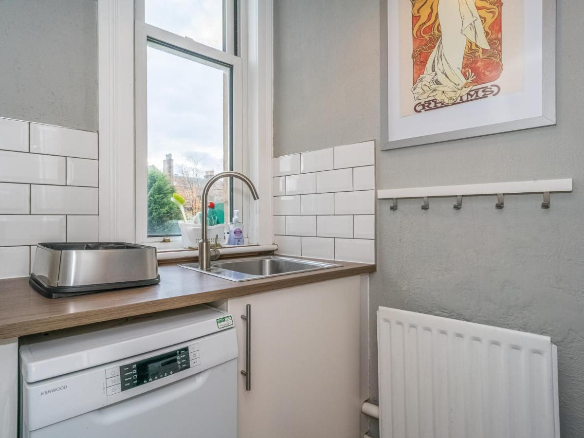 Newly Decorated Spacious 2bed Flat In Chic Area
