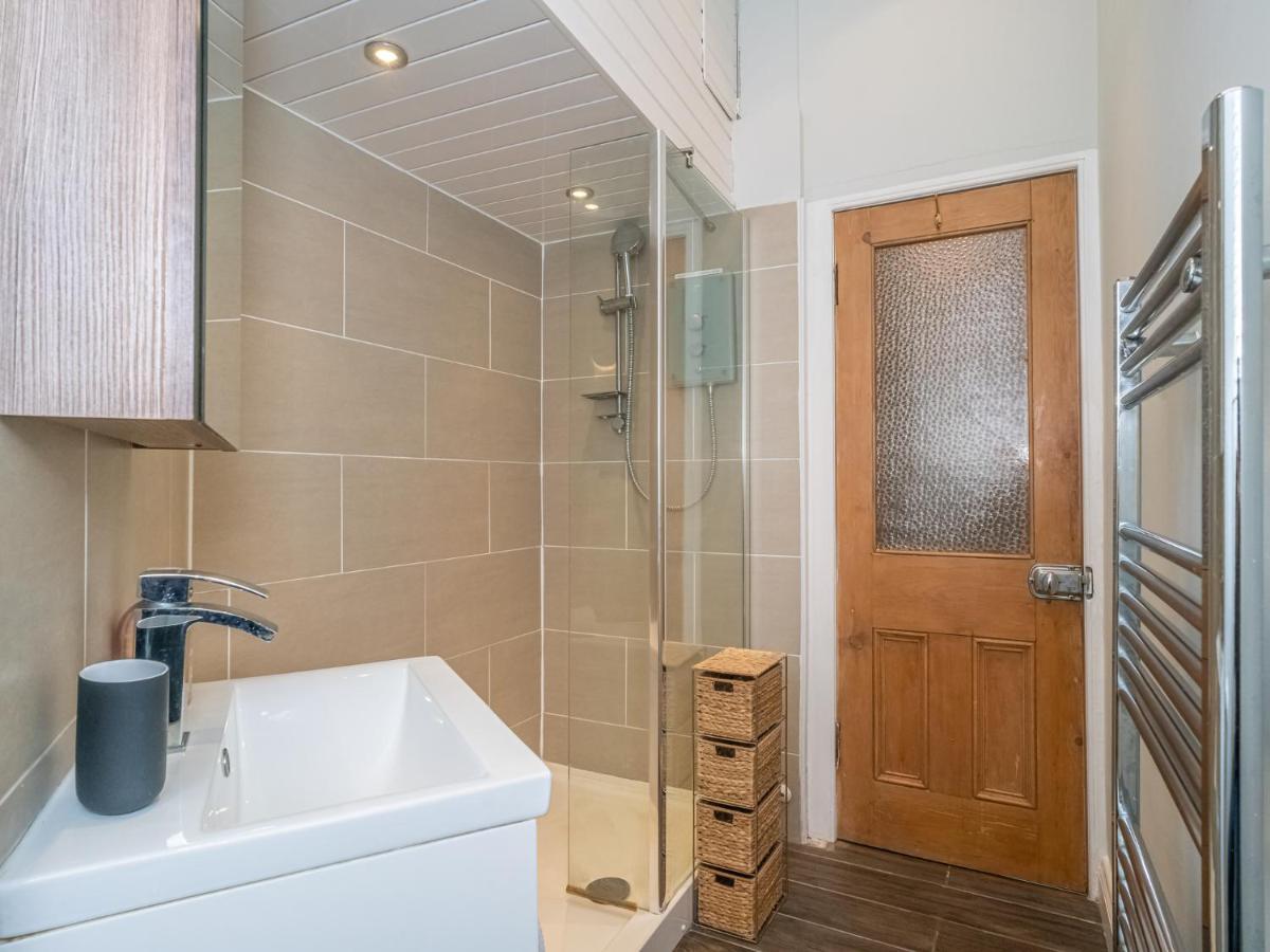 Newly Decorated Spacious 2bed Flat In Chic Area Apartment EDI
