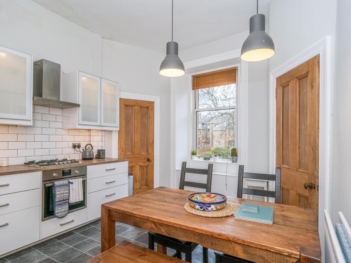 Newly Decorated Spacious 2bed Flat In Chic Area