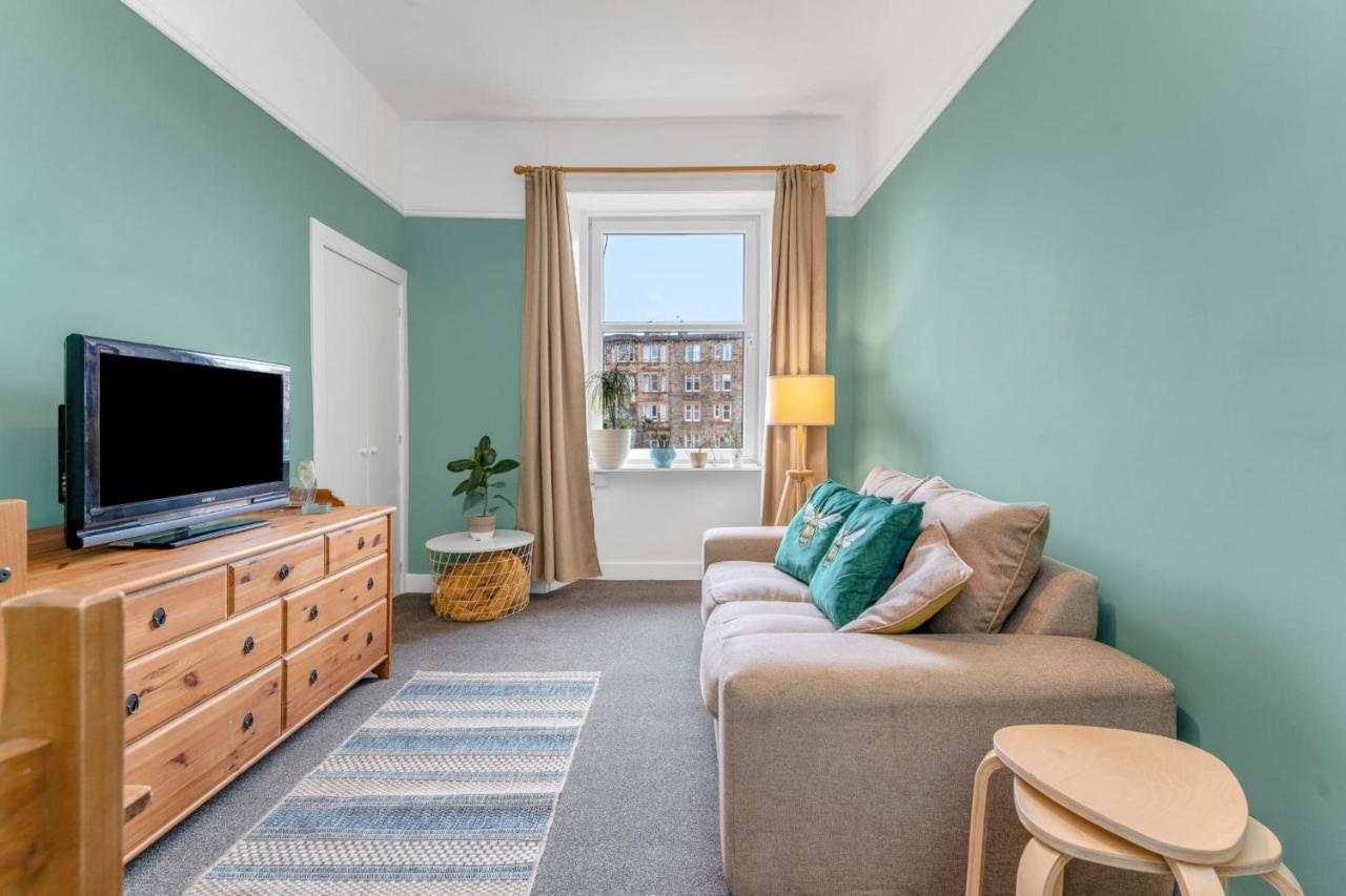 Apartment Bright And Quiet