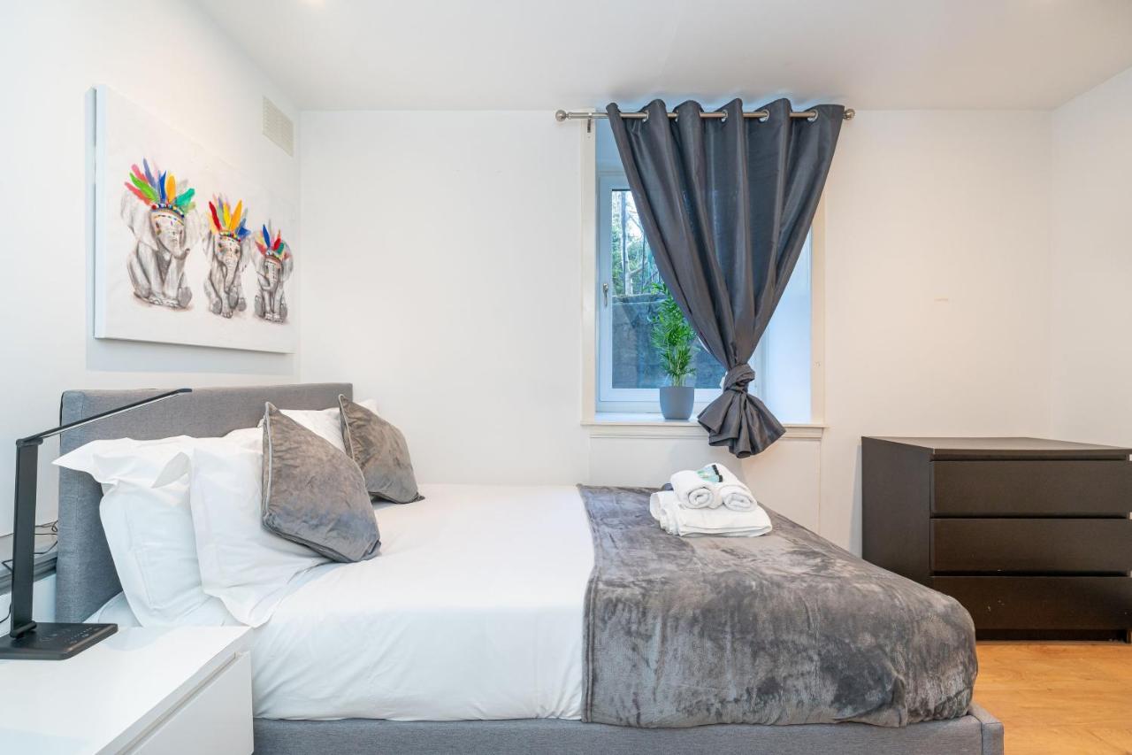 Luxury Five Bedroom Deluxe Duplex I Centre I Fountainpark