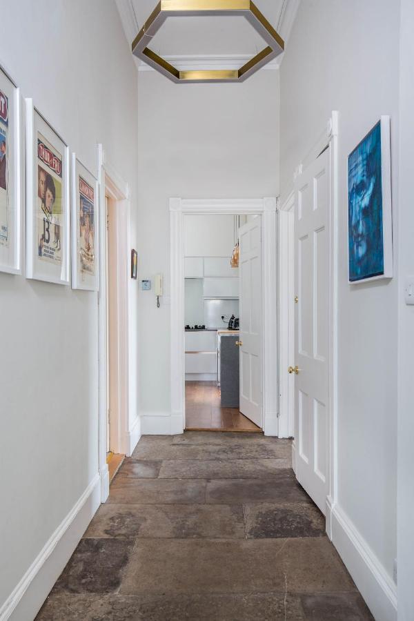 Magnificent Georgian 3-bedroom In New Town *