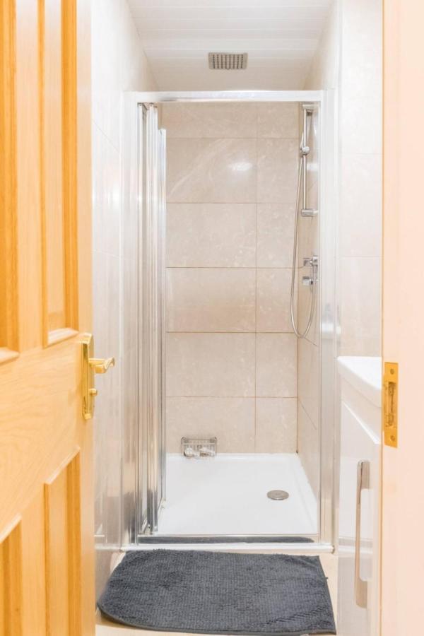 Charming And Relaxing 2bd Flat - Abbeyhill Apartment Edinburgh