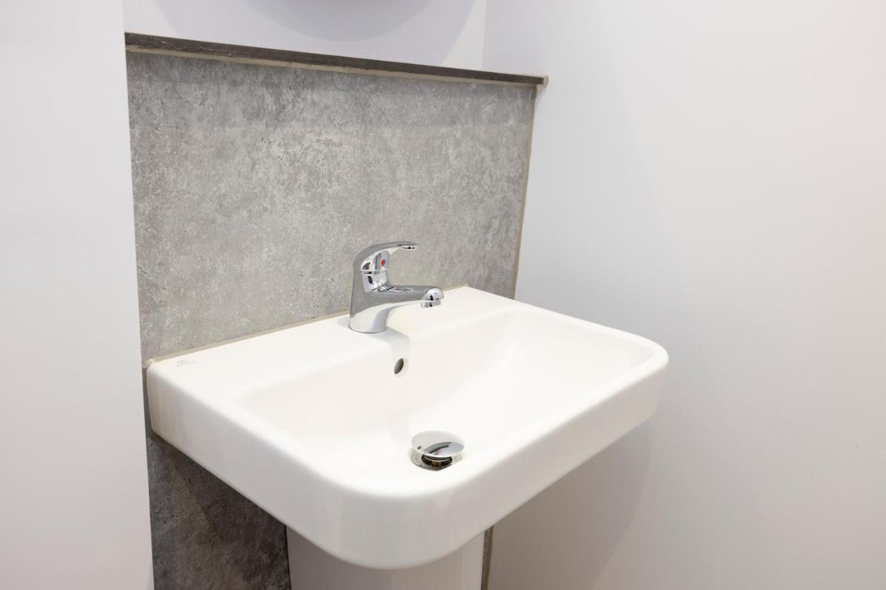 Apartment Altido Elegant Near The Meadows EDI