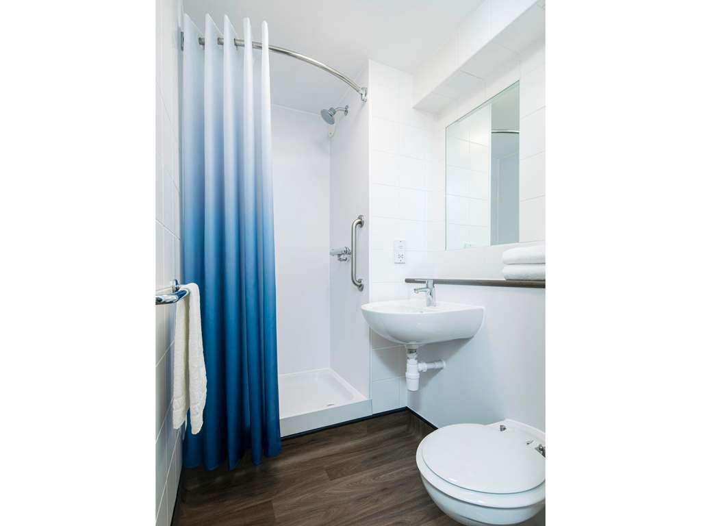 Travelodge Rose Street 3*
