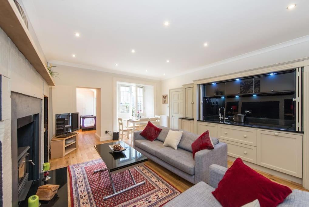 Self Catering , Centre With Parking Apartment