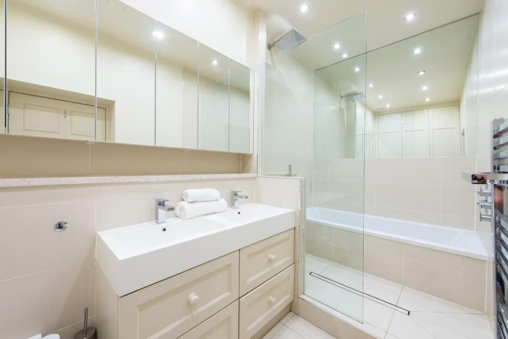 Self Catering , Centre With Parking Apartment