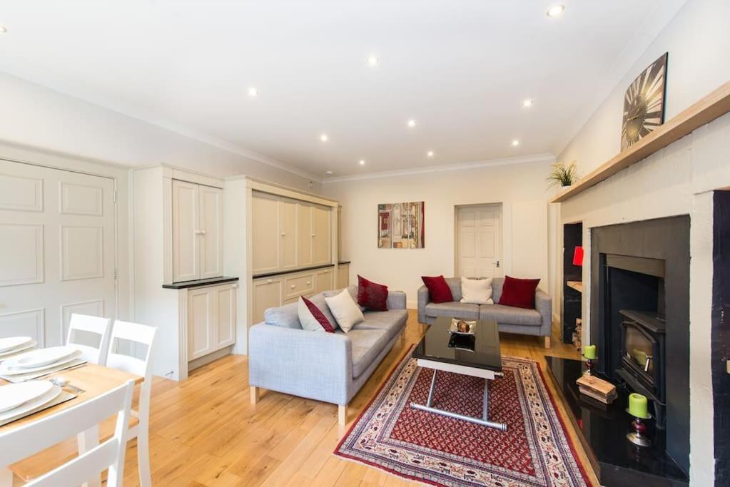Self Catering , Centre With Parking Edinburgh