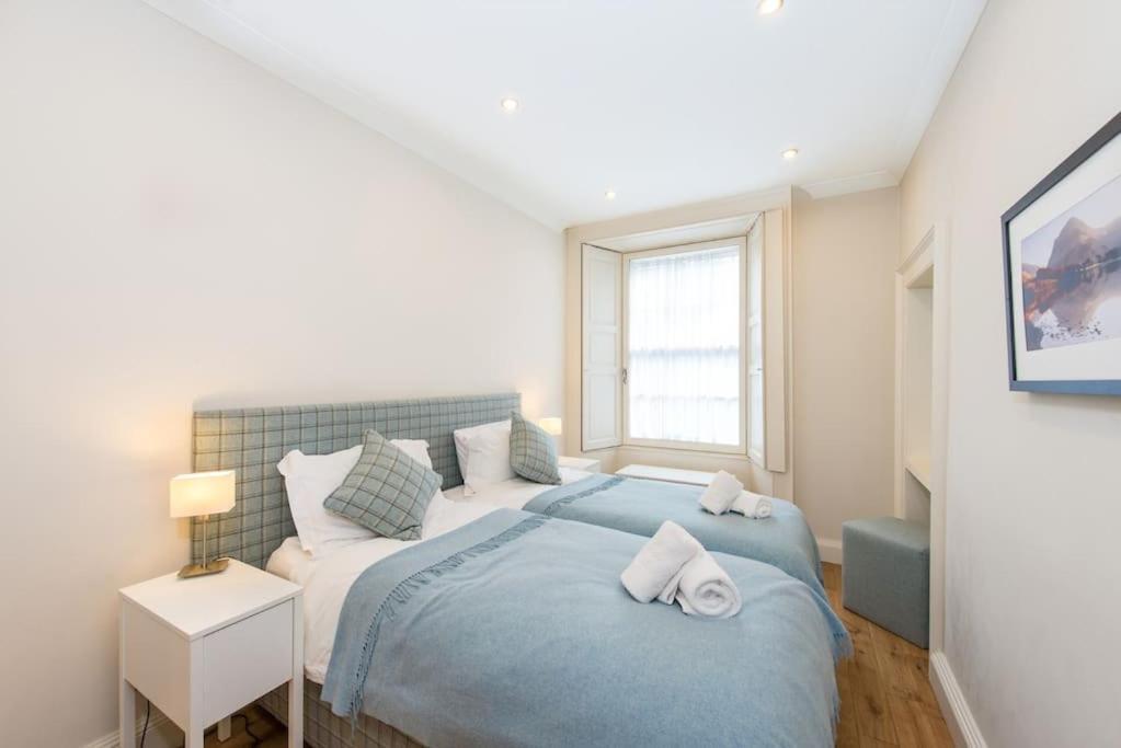 Self Catering , Centre With Parking Apartment *