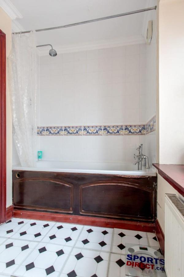 2 Bedroom By Leith's Shore Appartement
