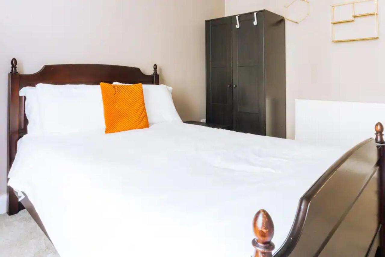 Homely 3 Bedroom In The Heart Of