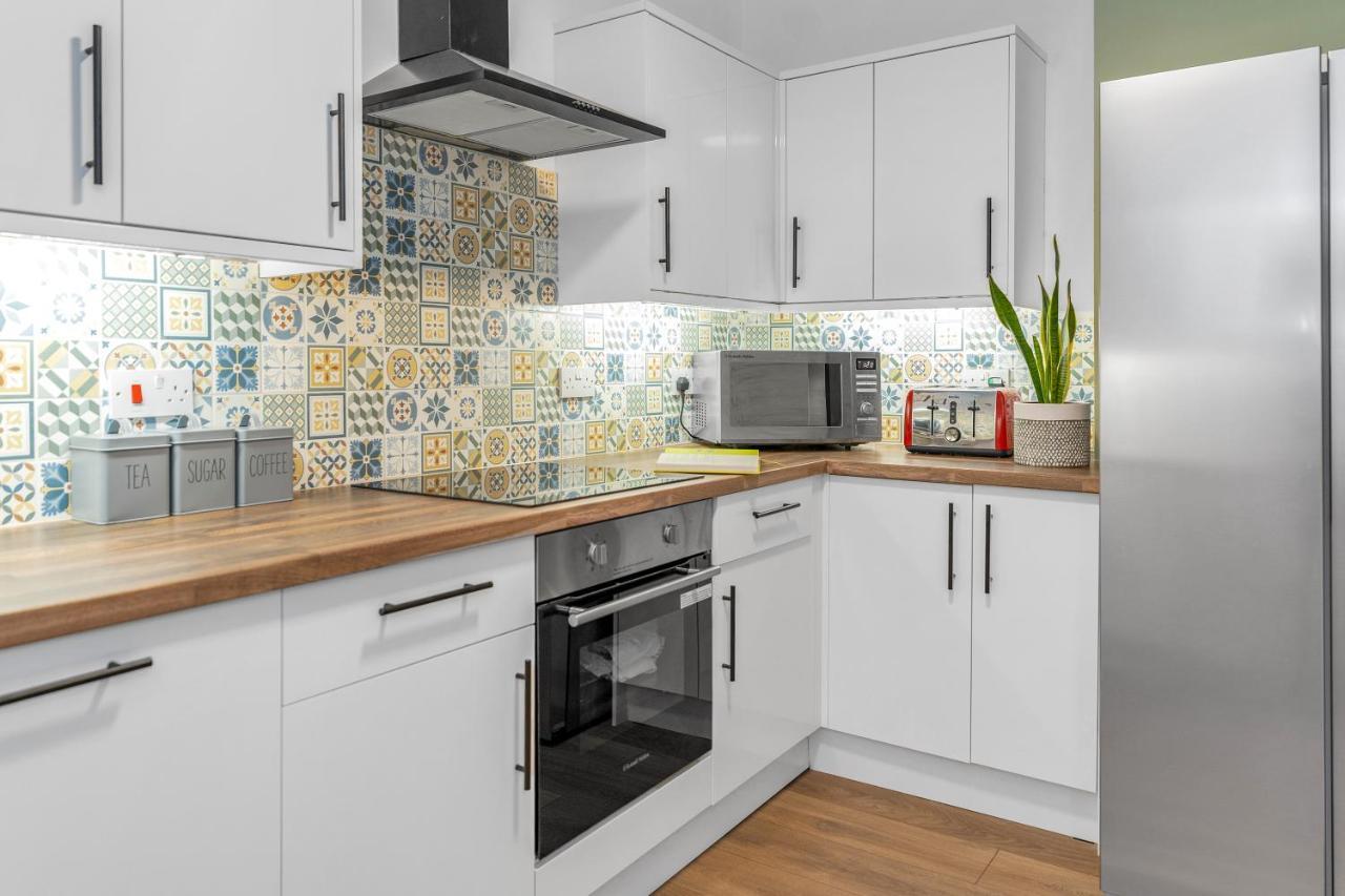 Cheerful - Jamson Pl 3 Bed * EDI