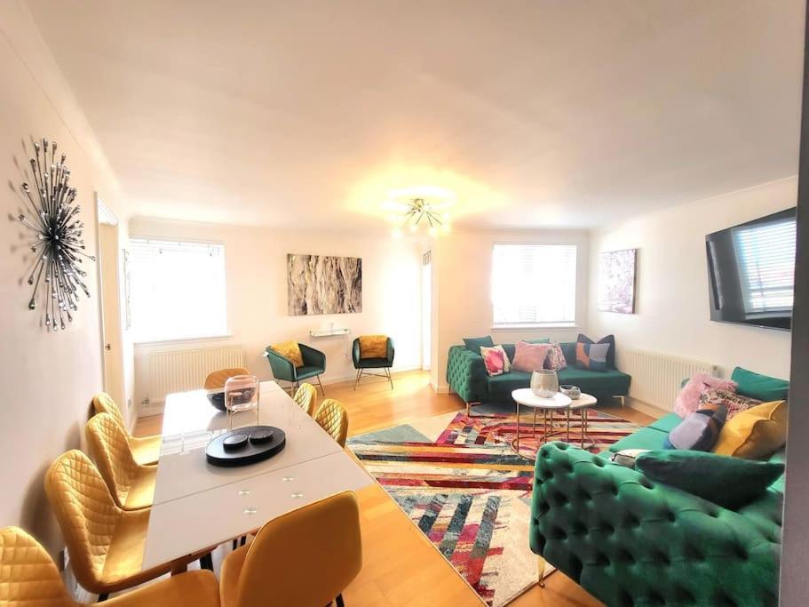 Beautiful Ocean Drive Apt-7 Beds *