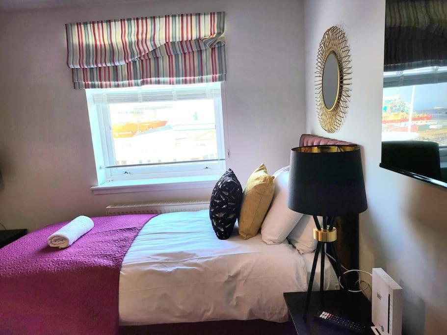 Beautiful Ocean Drive Apt-7 Beds * Edinburgh