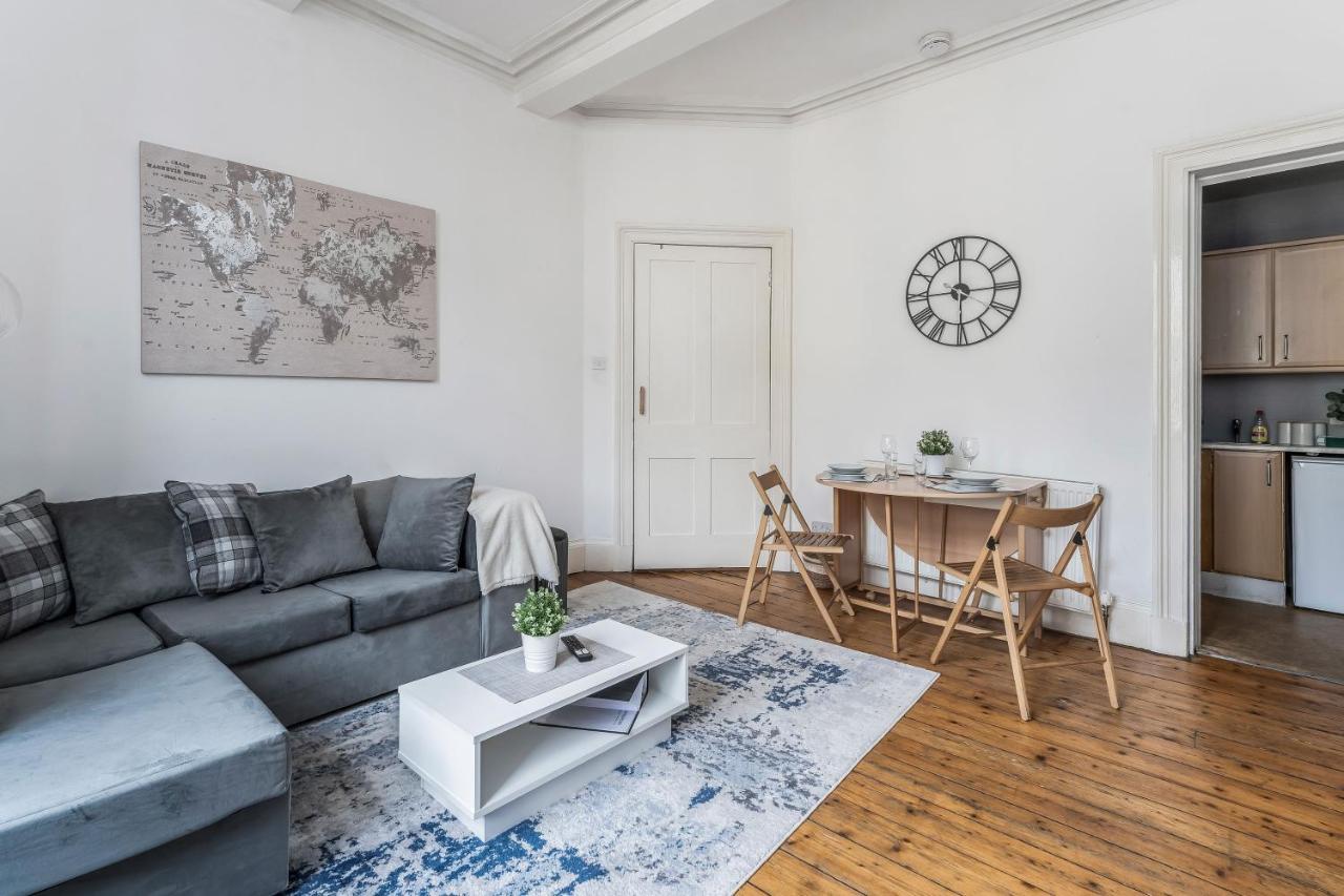 Centre 2 Bedroom Flat - Close To Haymarket Train Station. Appartement *