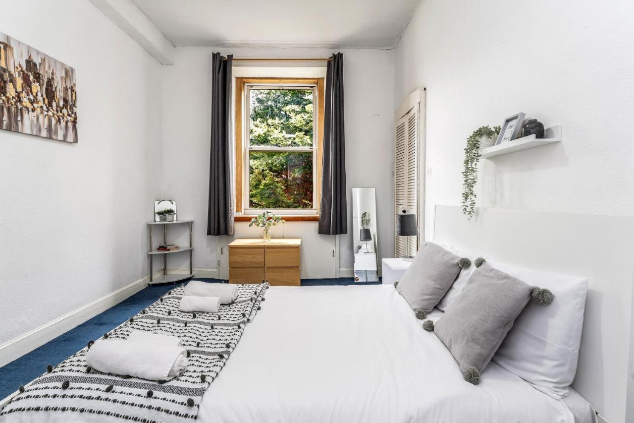 Centre 2 Bedroom Flat - Close To Haymarket Train Station. Appartement *