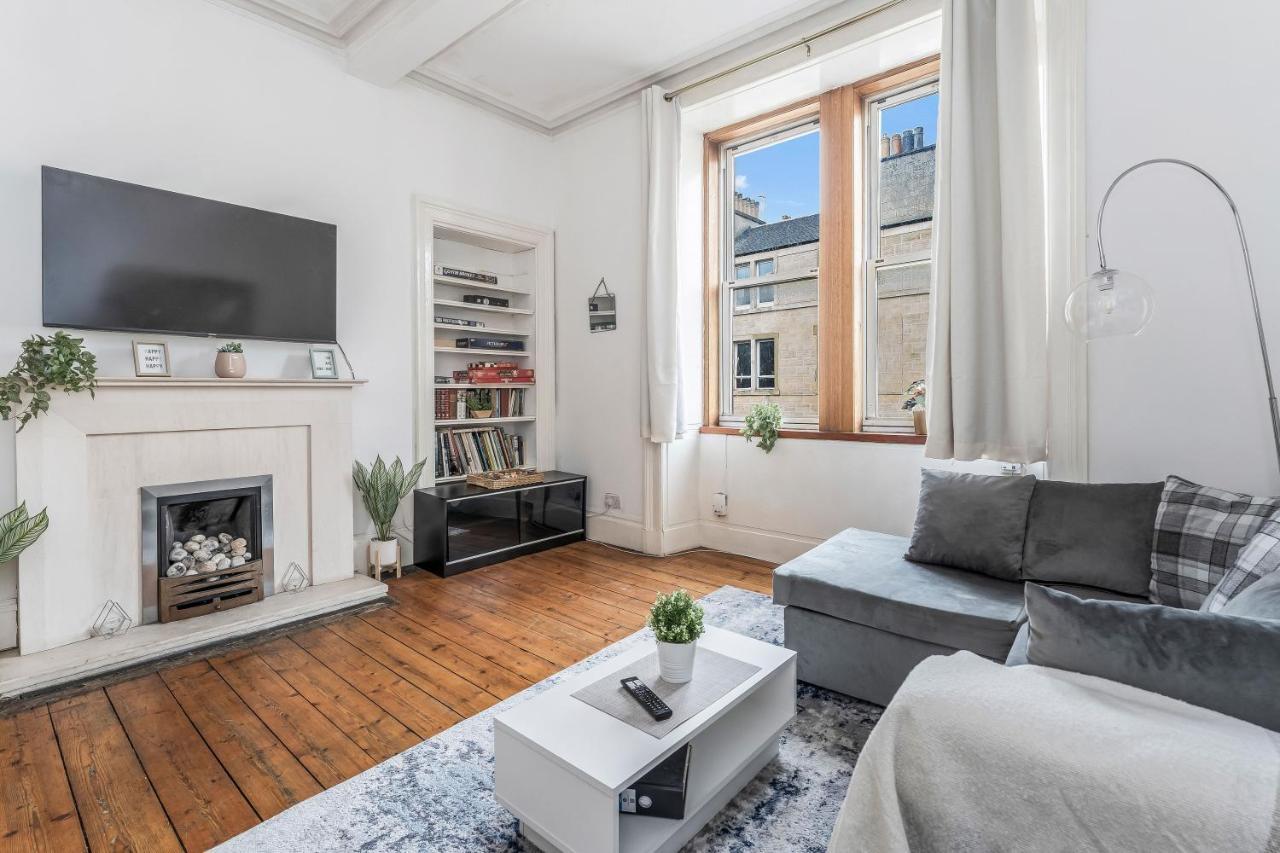 Centre 2 Bedroom Flat - Close To Haymarket Train Station.