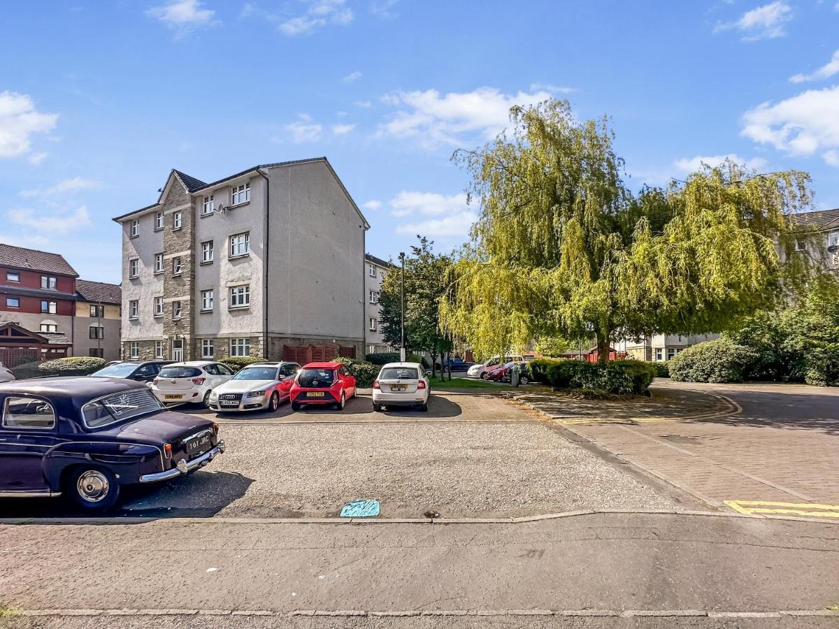 Comfortable 2 Bedroom Flat In The Centre * EDI
