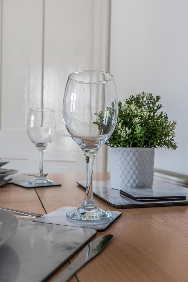 Appartement Centre 2 Bedroom Flat - Close To Haymarket Train Station.