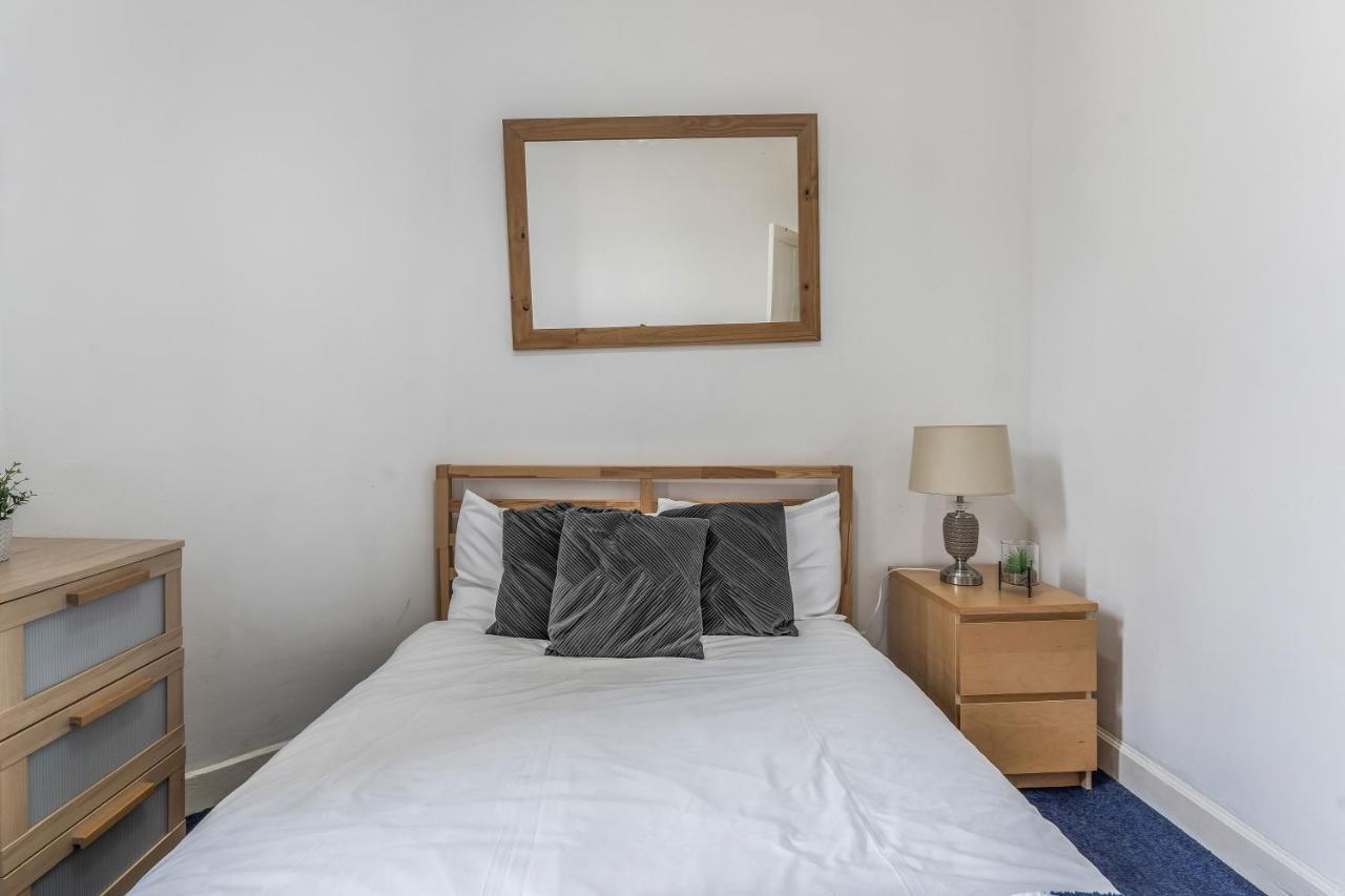 Appartement Centre 2 Bedroom Flat - Close To Haymarket Train Station. *