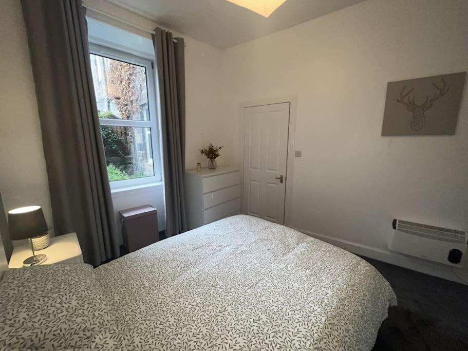 The Leith Walk Flat * Edinburgh