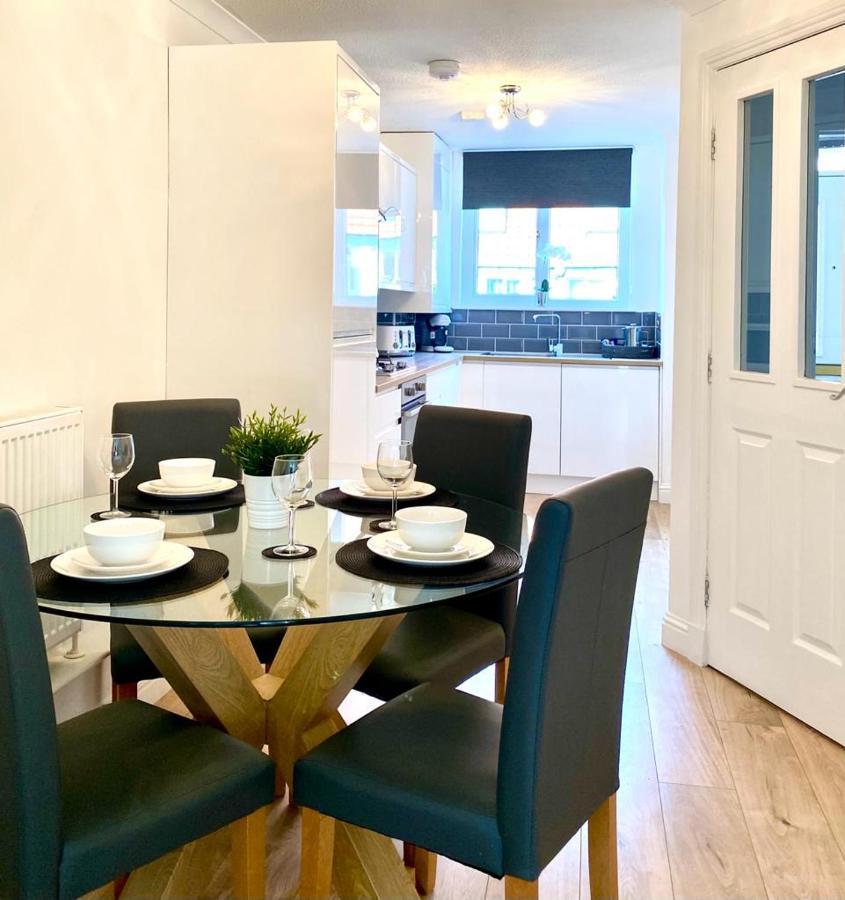 Corstorphine Townhouse: Spacious Near Murrayfield With Garden Holiday home
