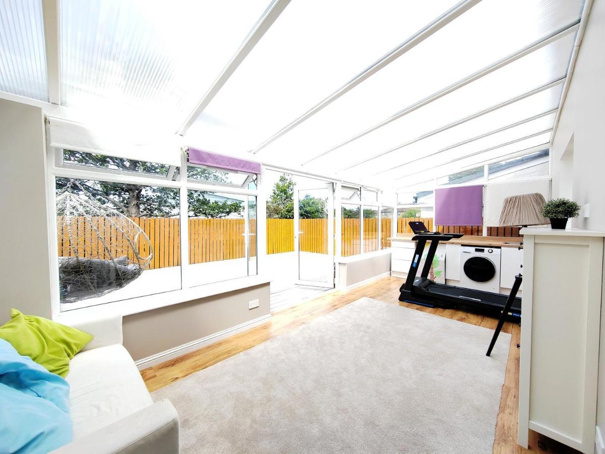 Modern And Spacious Double&king Bedrooms Both With Private Bathrooms Homestay *