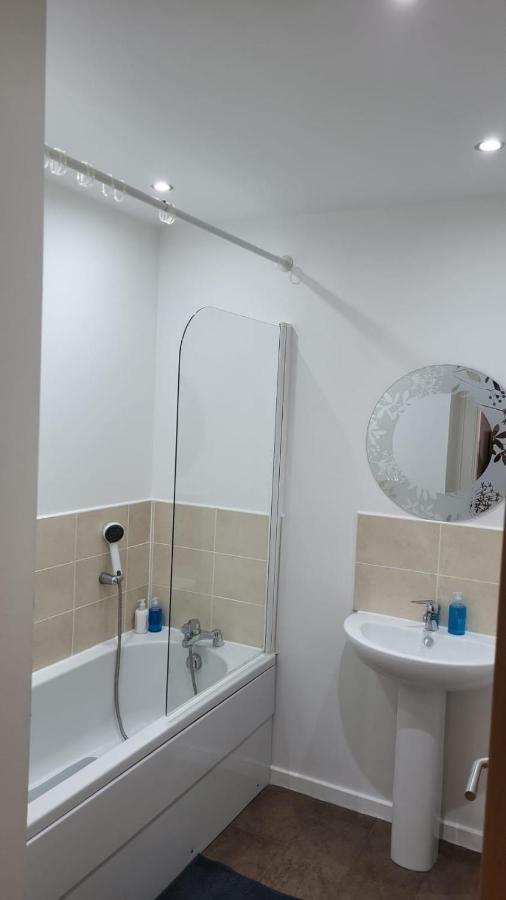 Cakemuir Detached House, 3 Bed, Free Parking &private Garden Apartment *