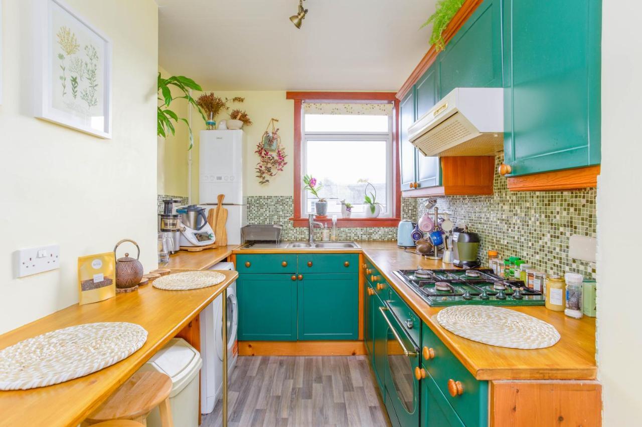 Séjour chez l'habitant Bright & Spacious Double With Garden View- Close To Airport & Centre Édimbourg