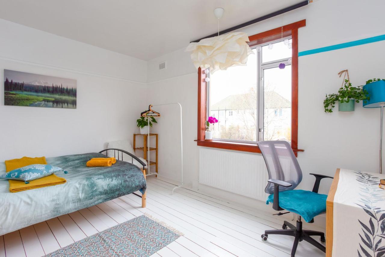 Séjour chez l'habitant Bright & Spacious Double With Garden View- Close To Airport & Centre Édimbourg