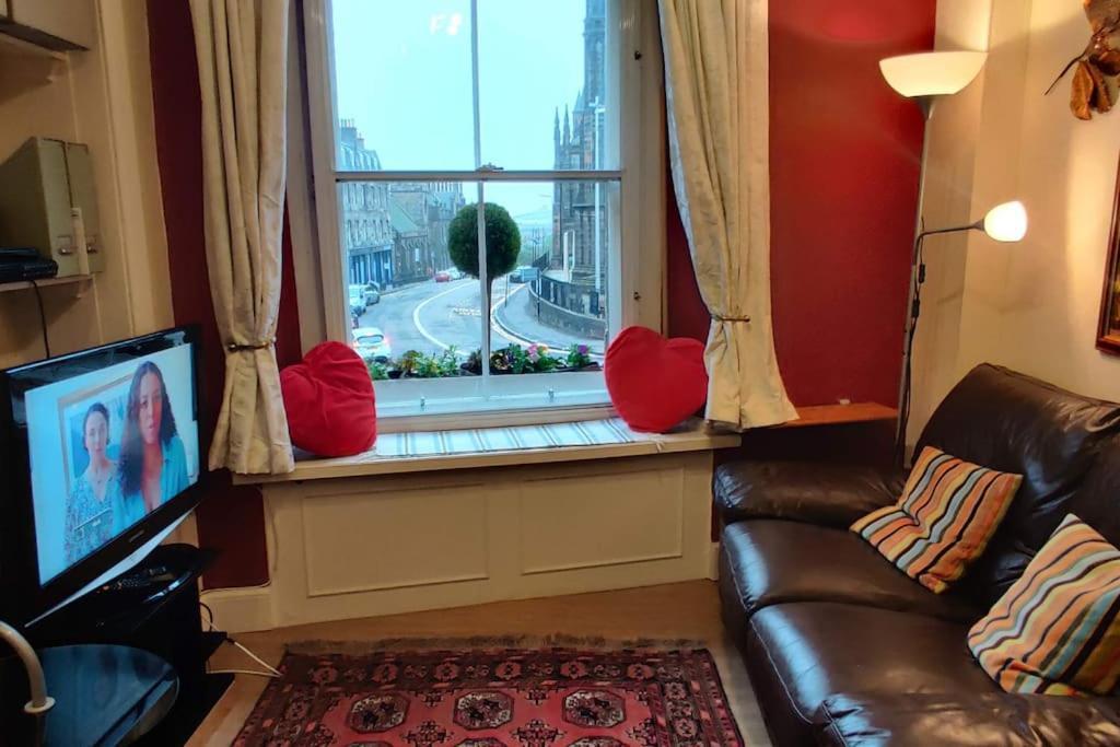 Royal Mile Apt, Just 1 Min From Castle! *