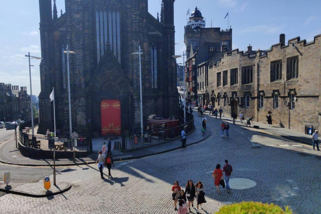 Royal Mile Apt, Just 1 Min From Castle! Edinburgh