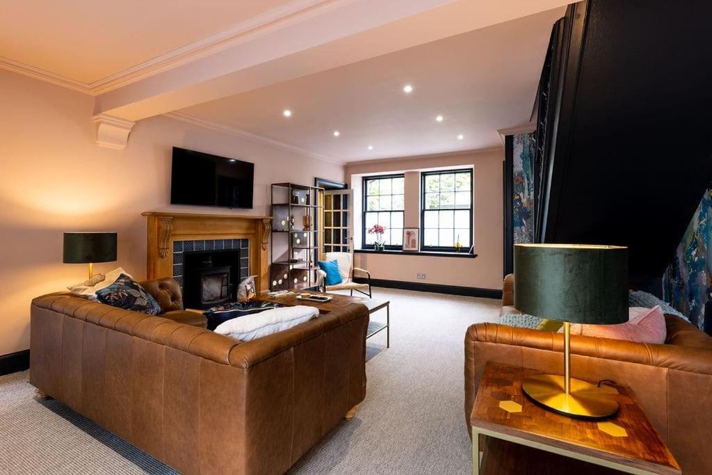 Circus Lane 4 Bed Mews In Picturesque *