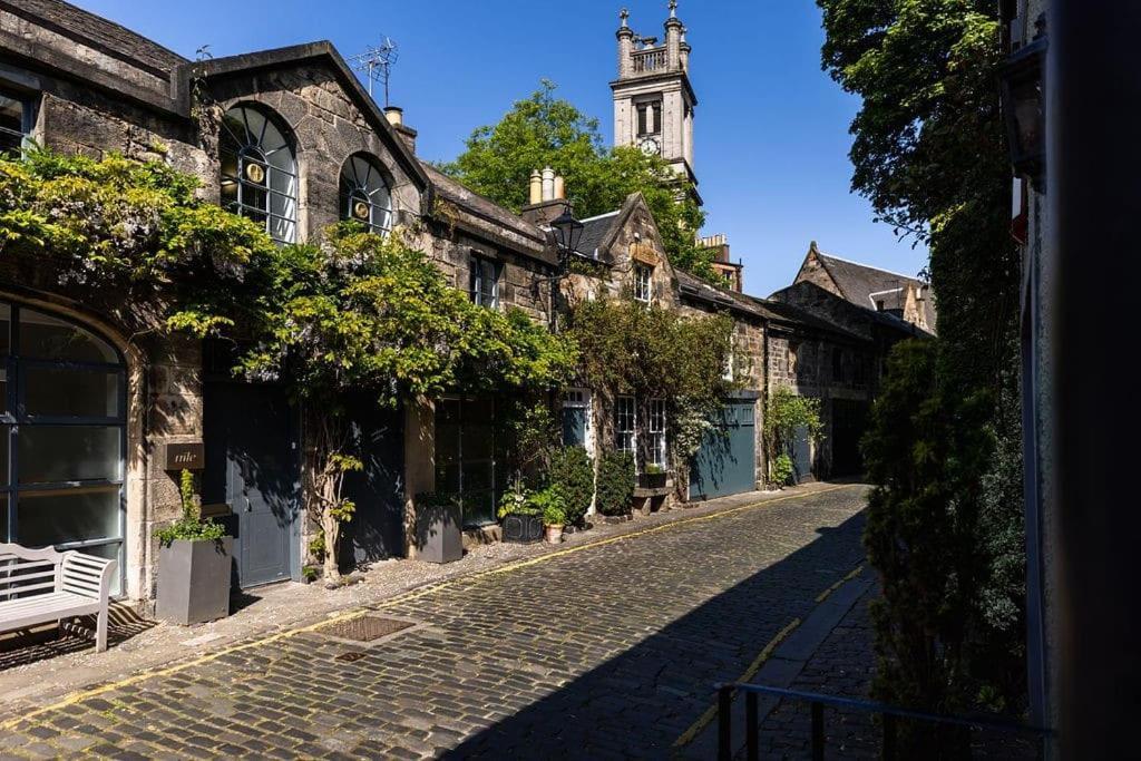 Circus Lane 4 Bed Mews In Picturesque Holiday home Edinburgh