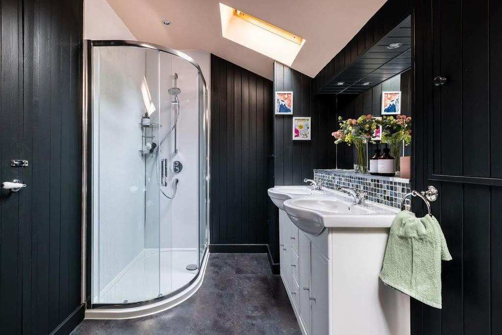 Circus Lane 4 Bed Mews In Picturesque Holiday home Edinburgh